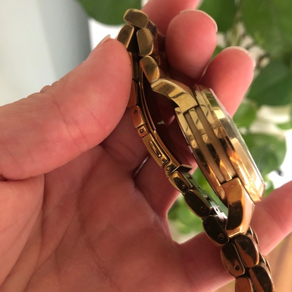 Michael Kors gold watch - Picture 4 of 5